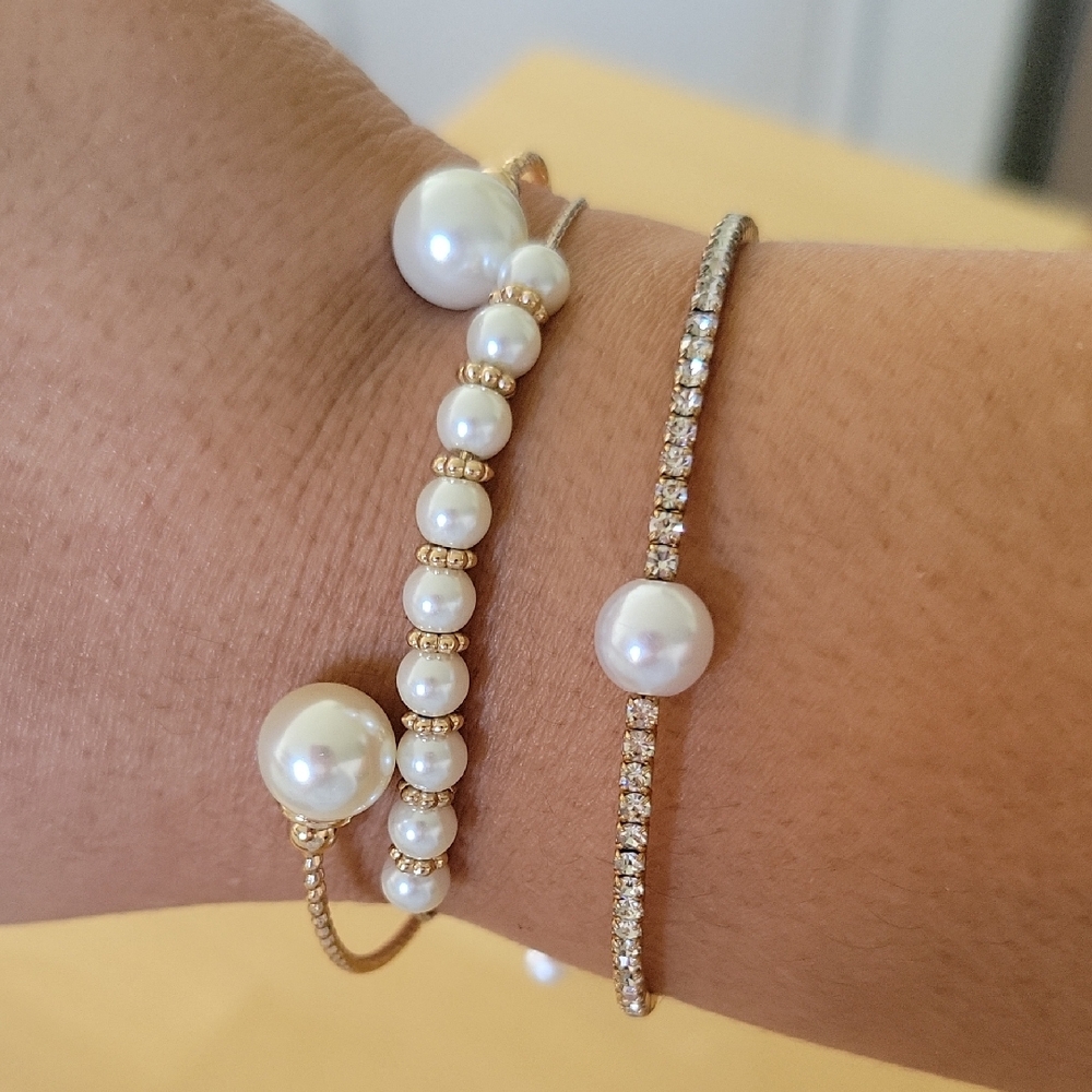 3 Set Elegant Pearl and Gold Bracelet Set
